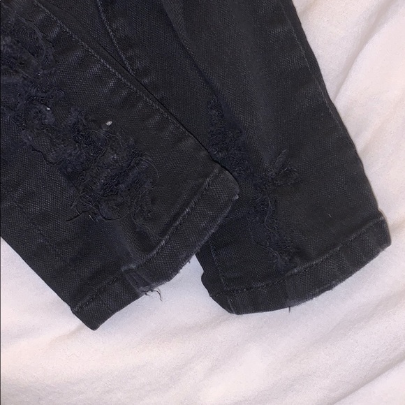 BLANK NYC ultra distressed jeans - Picture 3 of 7